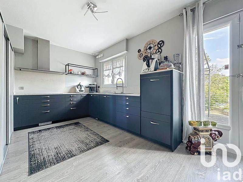 Maison - 200 m² - 9 pièces