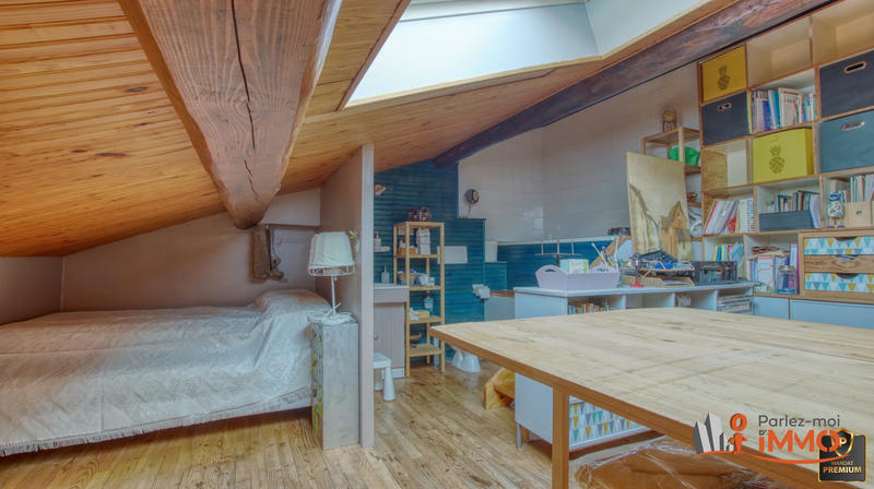 Appartement - 100 m² - 5 pièces