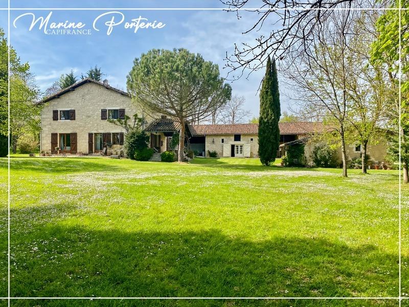 Maison en pierre - 235 m² - 5 pièces