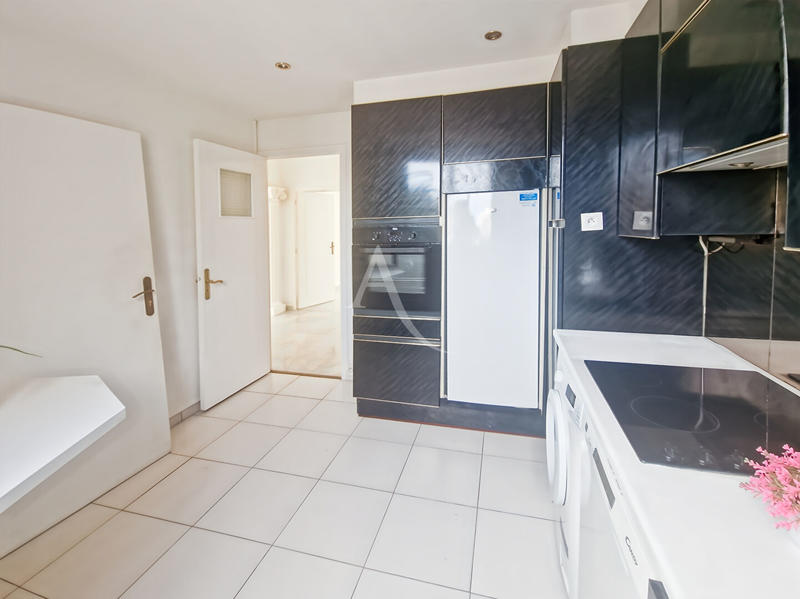 Appartement - 77 m² - 3 pièces