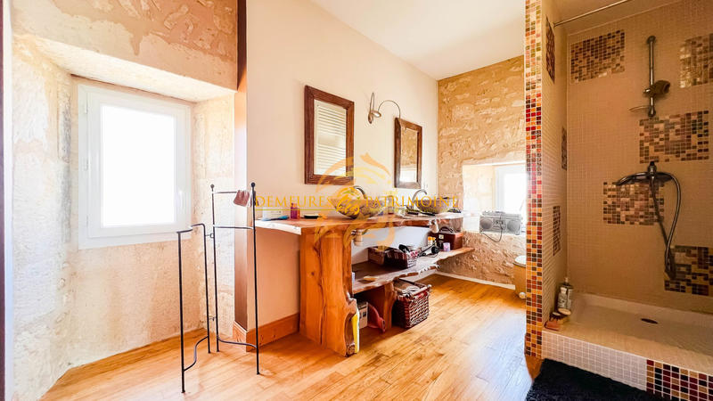 Maison - 280 m² - 6 pièces