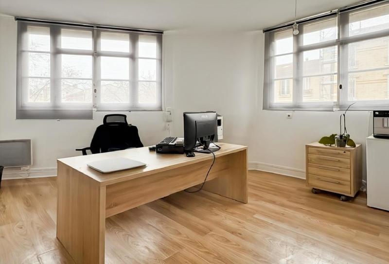 Bureau - 61 m² - 4 pièces