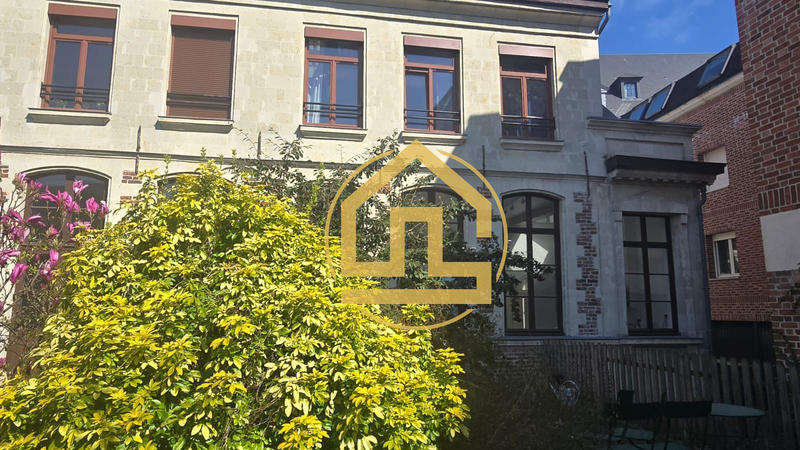 Appartement - 177 m² - 6 pièces