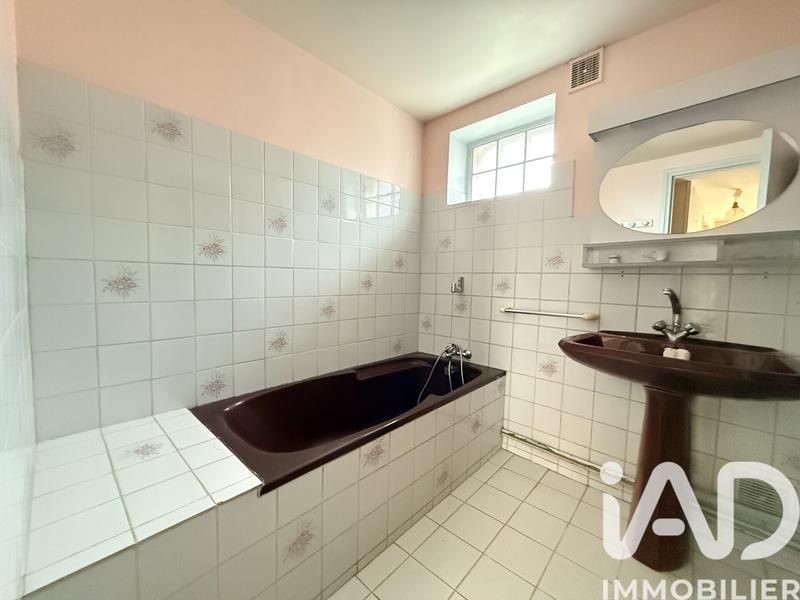 Maison - 250 m² - 9 pièces