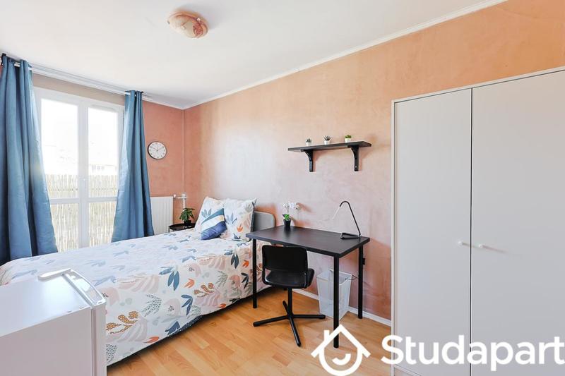 Chambre - 10 m² - 1 pièce