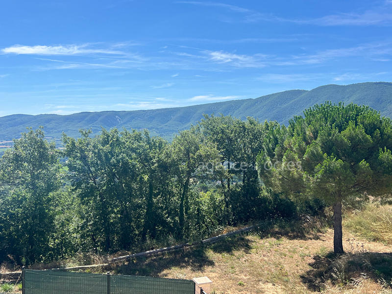 Maison - 240 m² - 5 pièces