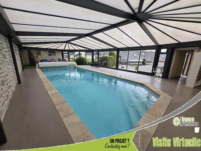 Maison - 275 m² - 9 pièces