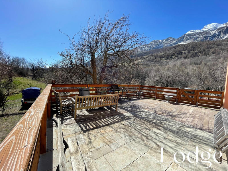 Maison - 206 m² - 6 pièces