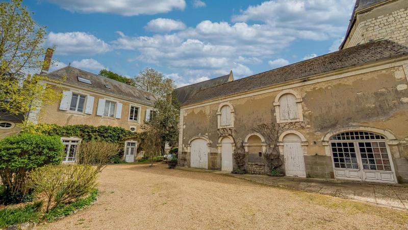 Demeure - 303 m² - 10 pièces