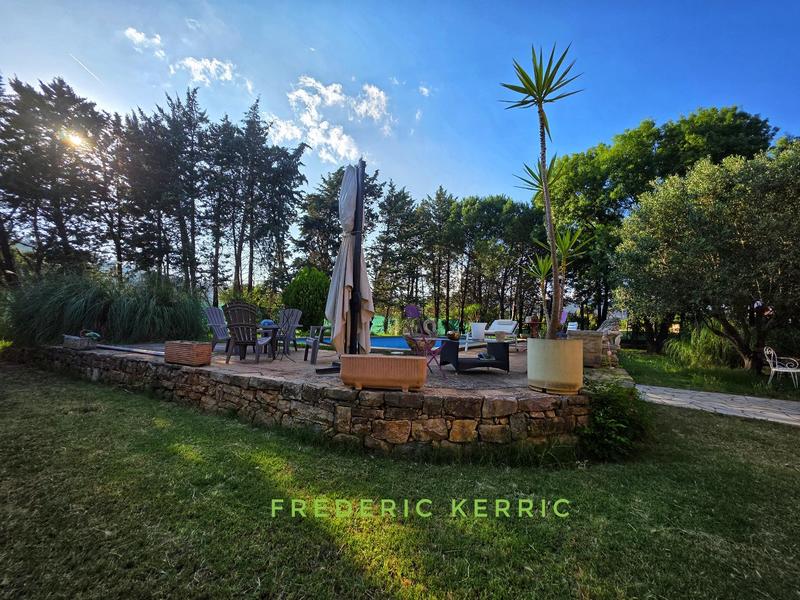 Maison - 175 m² - 8 pièces