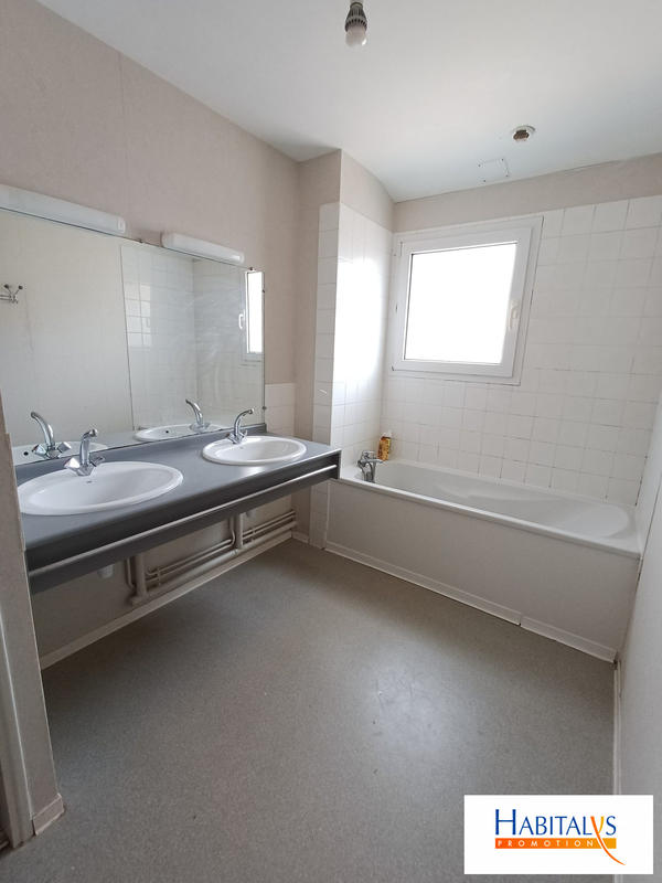 Maison traditionnelle - 91 m² - 4 pièces