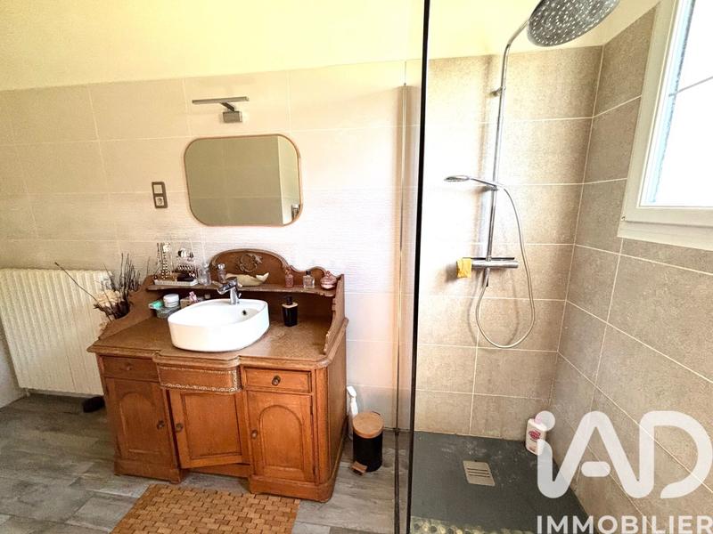 Maison - 180 m² - 9 pièces