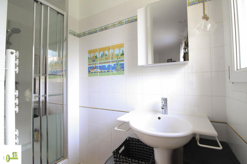 Maison - 270 m² - 8 pièces