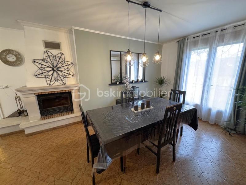 Maison traditionnelle - 169 m² - 7 pièces