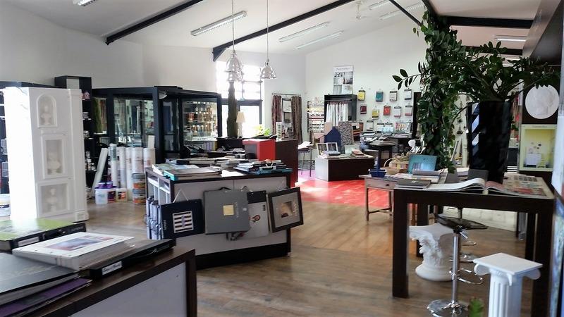 Fonds de commerce - Services - 270 m²