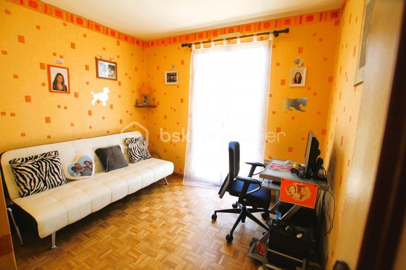 Maison traditionnelle - 100 m² - 5 pièces