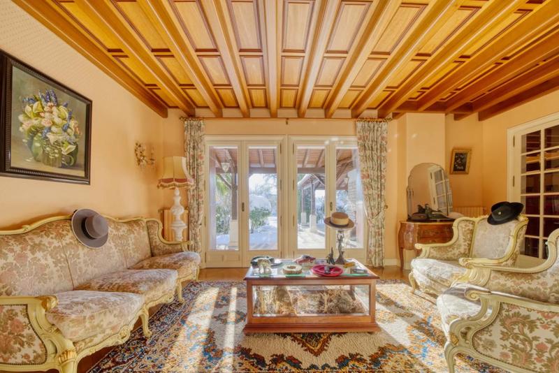 Propriété - 600 m² - 11 pièces