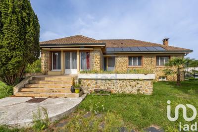 Maison - 215 m² - 10 pièces