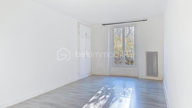 Studio - 30 m² - 1 pièce