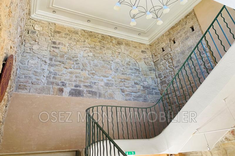 Maison - 3 500 m² - 20 pièces