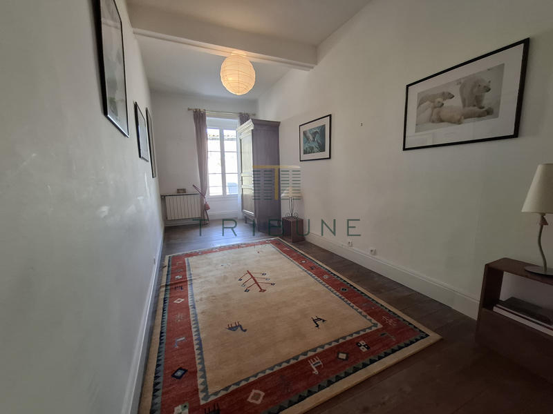 Maison - 325 m² - 12 pièces