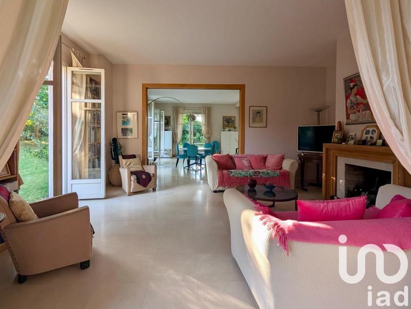 Maison de maîtres - 350 m² - 8 pièces