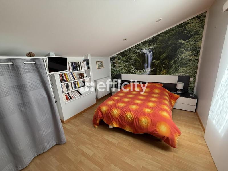 Maison - 325 m² - 13 pièces