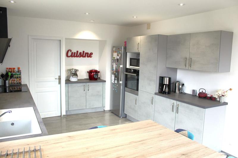 Maison - 262 m² - 9 pièces