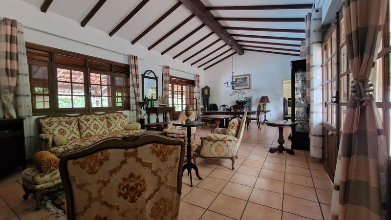 Villa - 198 m² - 5 pièces