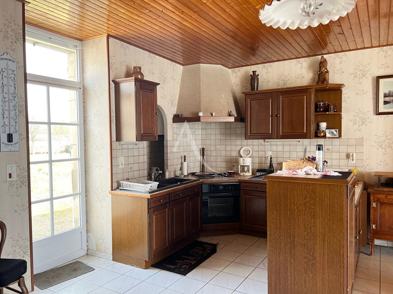 Maison - 250 m² - 9 pièces