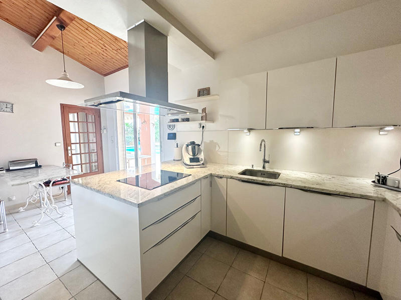 Maison - 208 m² - 6 pièces