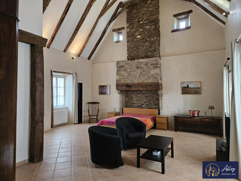 Maison ancienne - 225 m² - 6 pièces