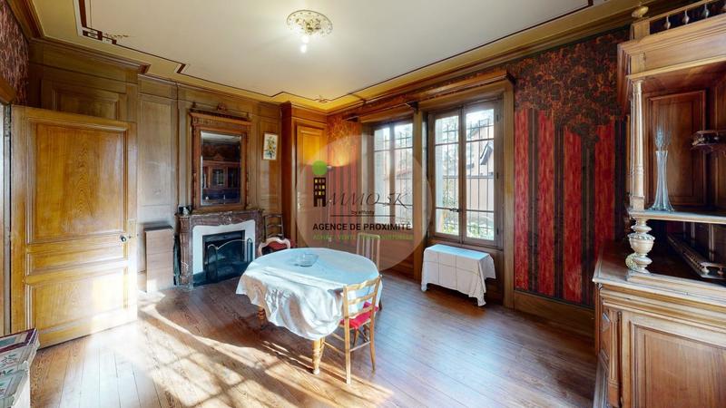 Pavillon - 150 m² - 7 pièces