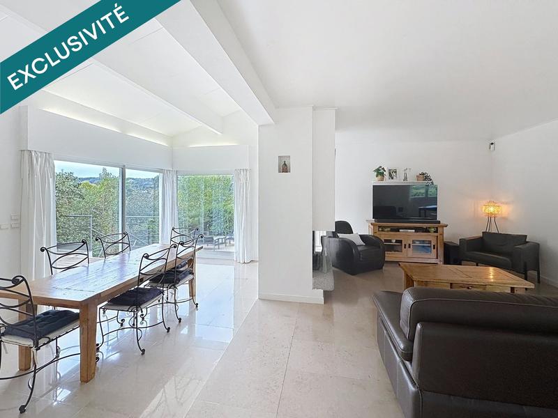 Maison - 271 m² - 9 pièces