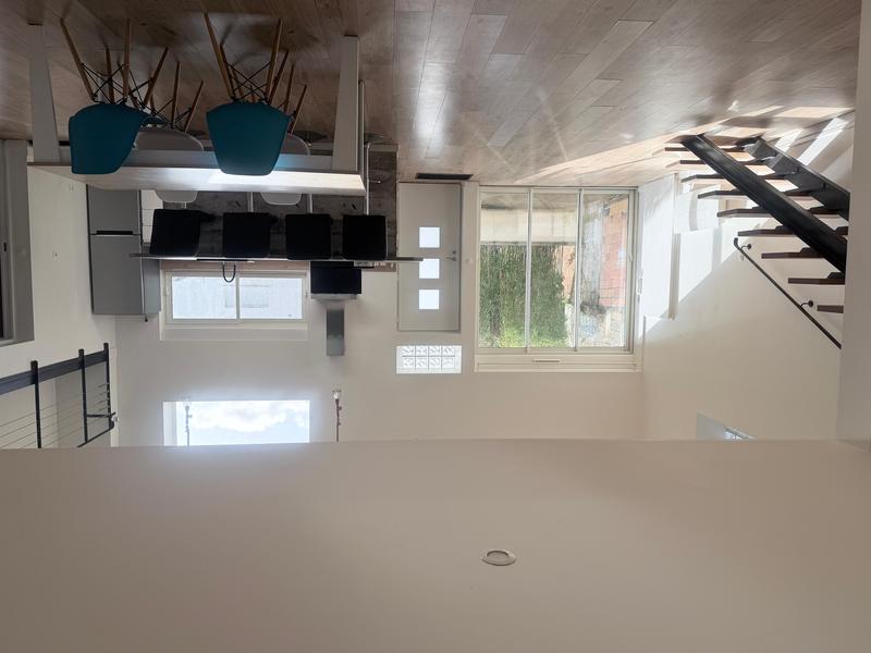 Loft - 104 m² - 4 pièces