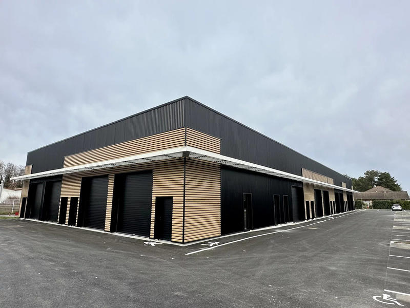 Local d'activités - 177 m²