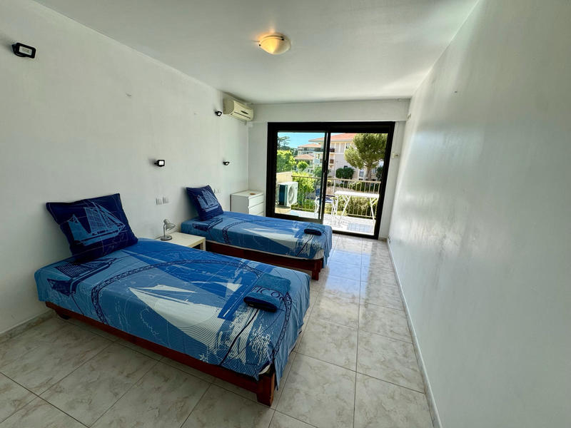 Appartement - 97 m² - 3 pièces