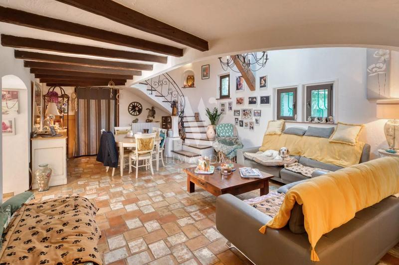 Villa - 350 m² - 5 pièces