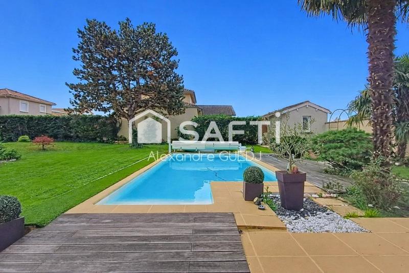 Maison - 204 m² - 8 pièces