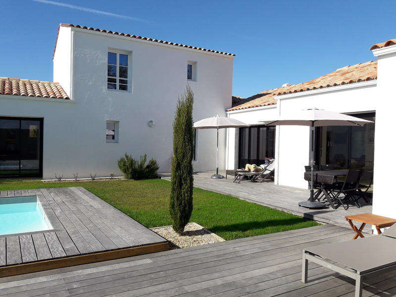 Villa - 235 m² - 9 pièces