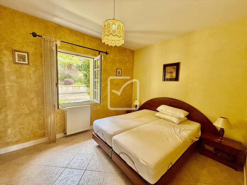 Maison - 150 m² - 7 pièces