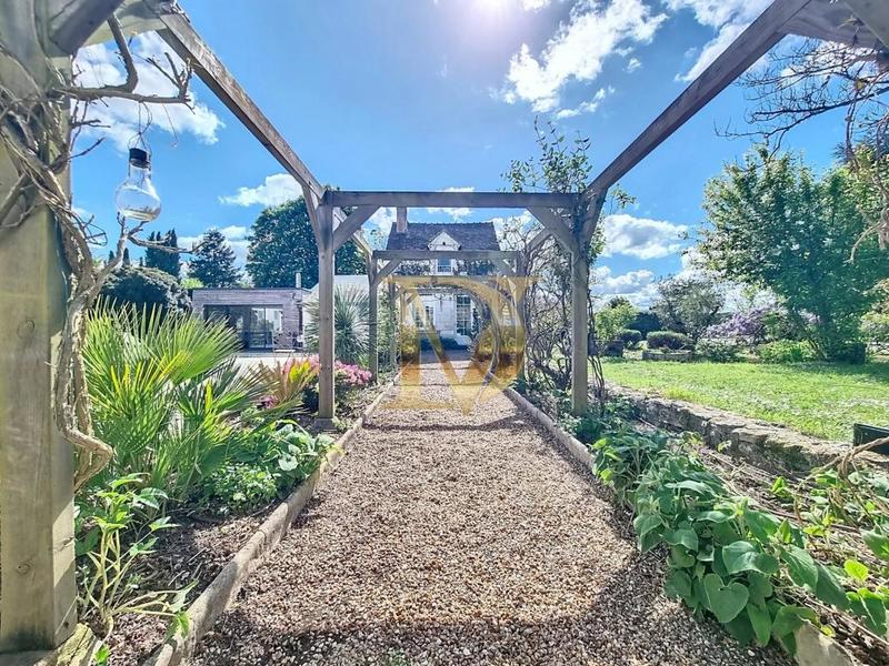 Propriété - 250 m² - 10 pièces