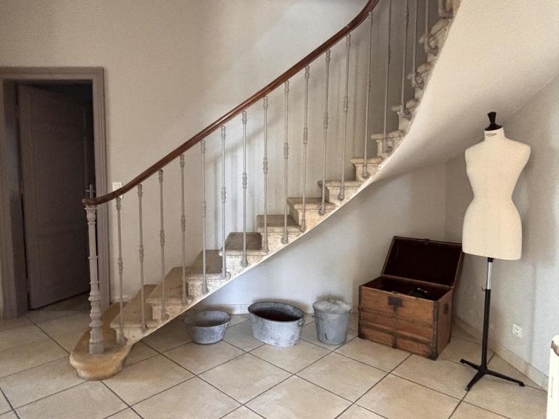 Maison - 218 m² - 7 pièces