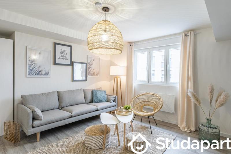 Chambre - 10 m² - 1 pièce