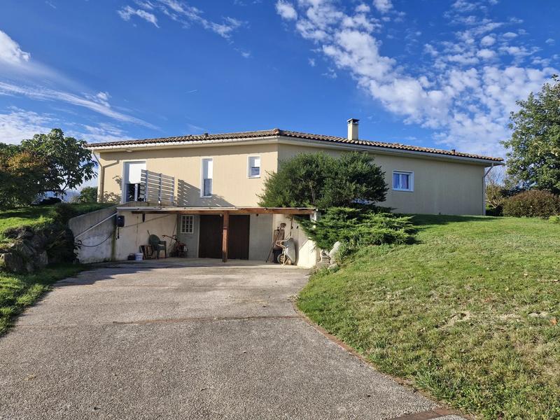 Maison - 94 m² - 6 pièces