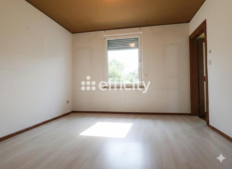 Maison - 200 m² - 8 pièces