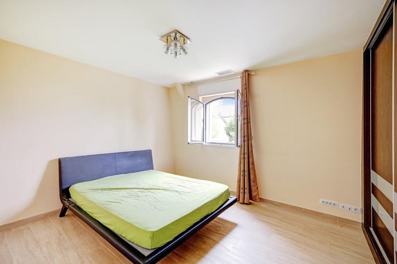 Maison de ville - 240 m² - 7 pièces