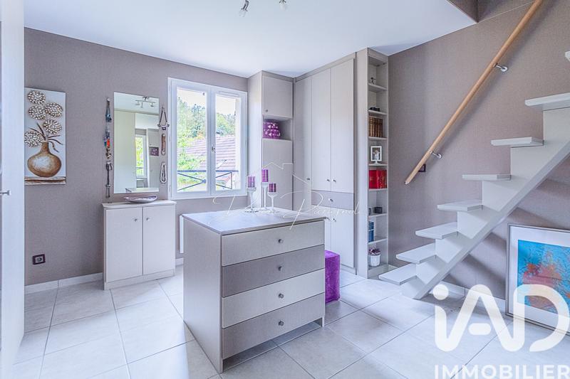 Maison - 185 m² - 10 pièces
