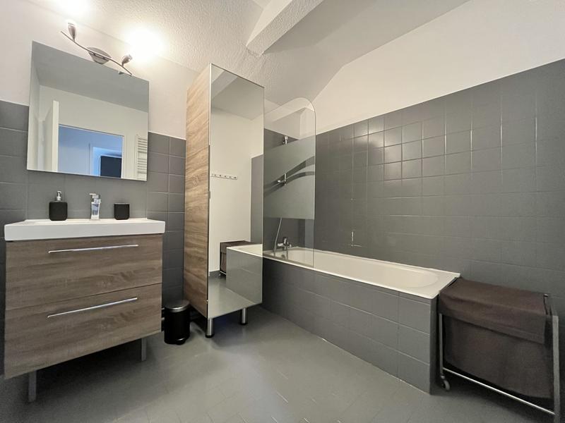 Appartement - 100 m² - 4 pièces