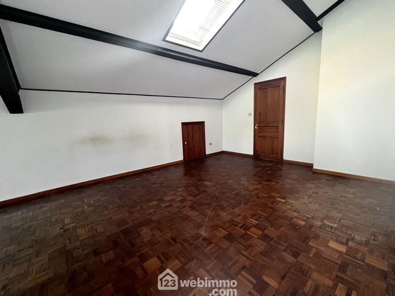 Appartement - 92 m² - 2 pièces